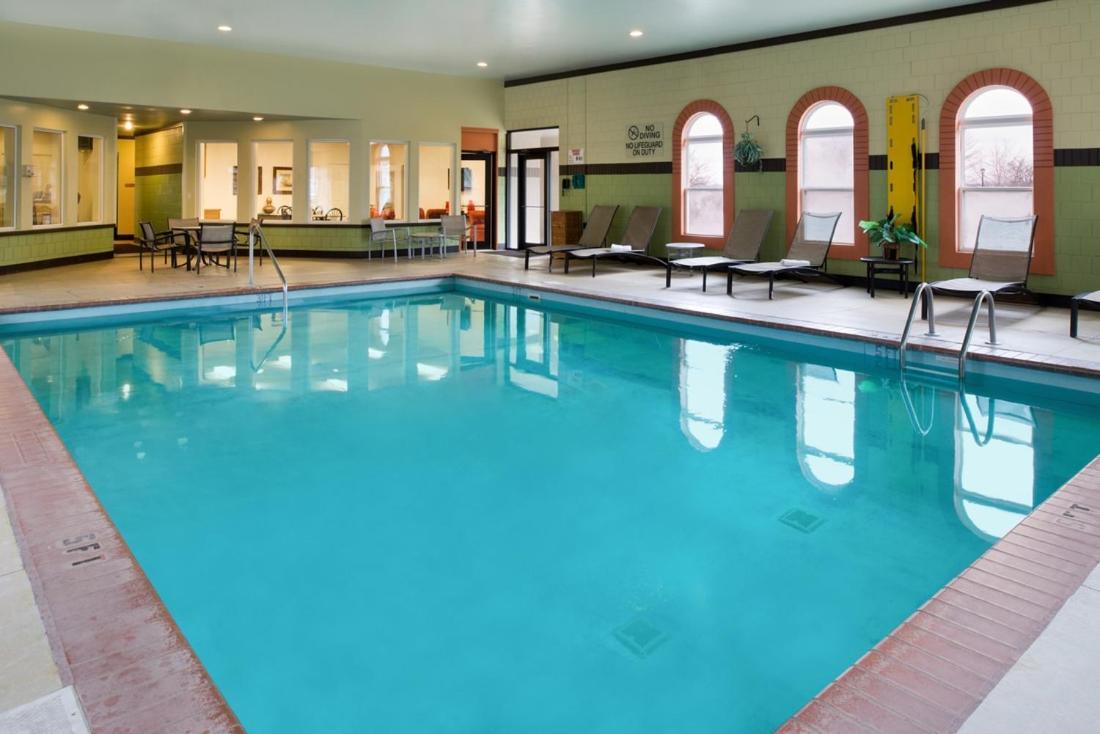 Charwood Suites Колумбус Экстерьер фото