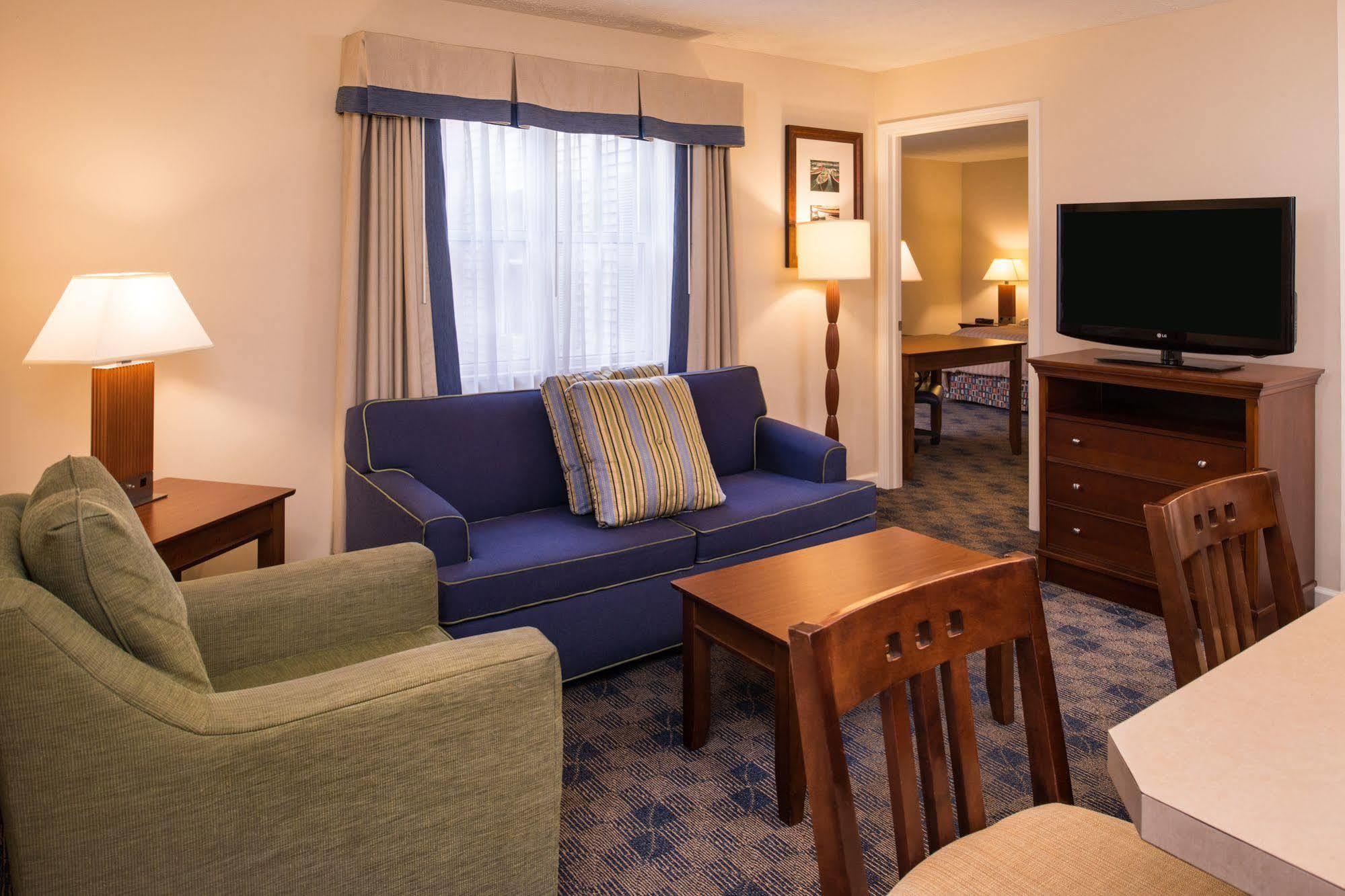 Charwood Suites Колумбус Экстерьер фото